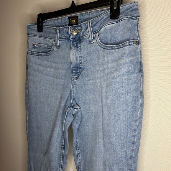 Lee Women Size 8 High Rise Straight Leg Jeans Light Wash Denim Classic 112343945 - Picture 3 of 11